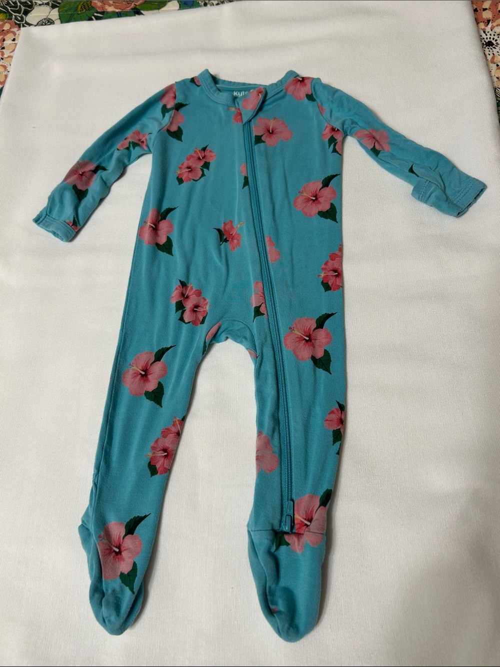 Kyte BABY hibiscus flower zip footed sleeper, 0-3 mo